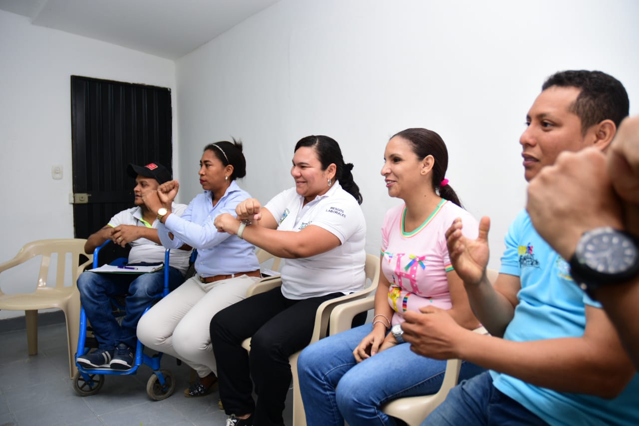 Talleres de acercamiento en lengua de señas colombiana para servidores públicos