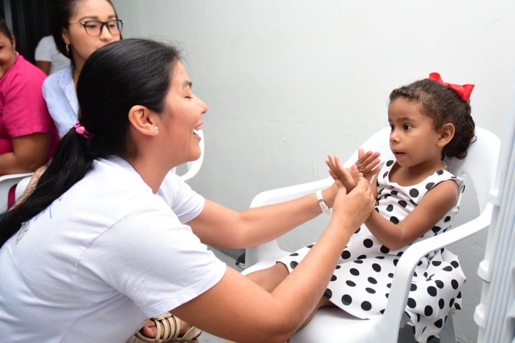 Taller de acercamiento a lengua de señas colombiana