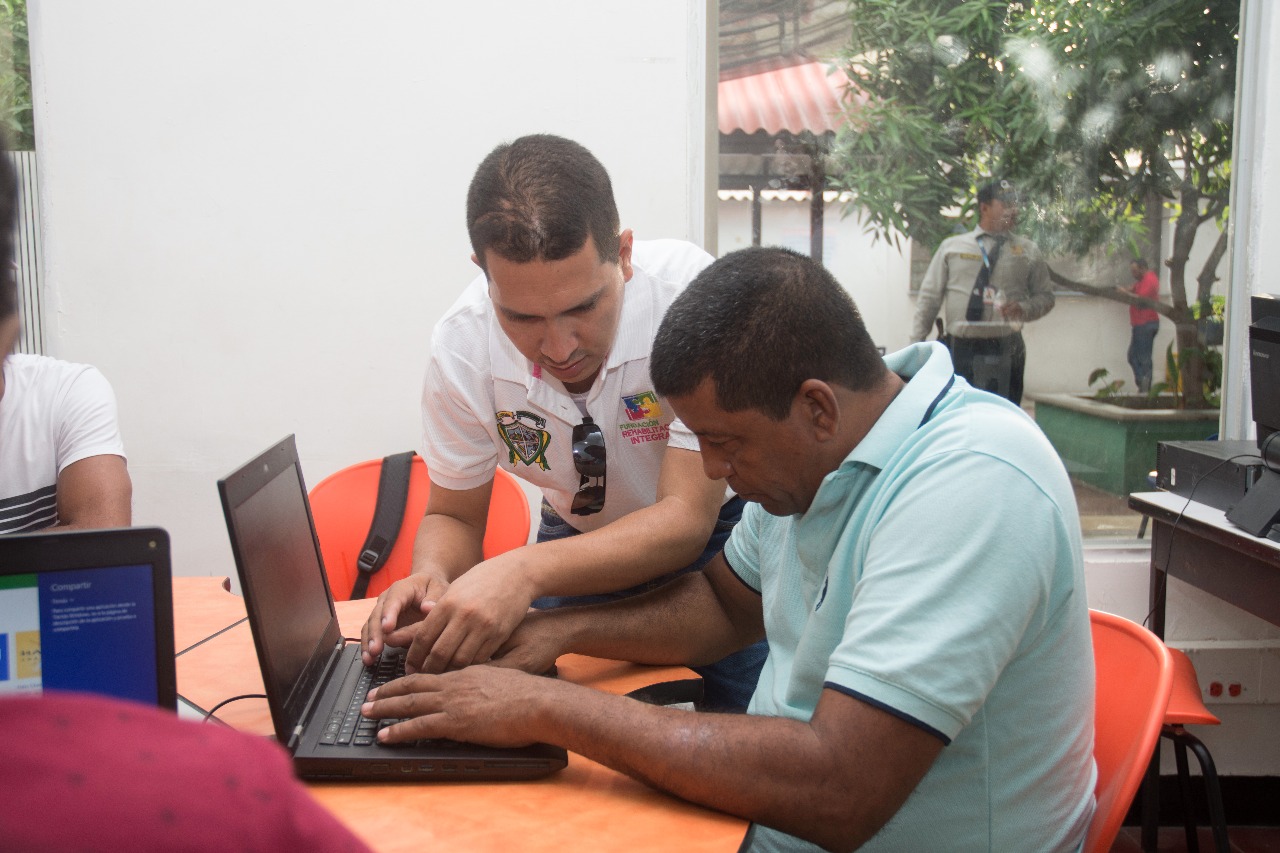 Talleres de formación en sistemas e informática para las personas con discapacidad visual