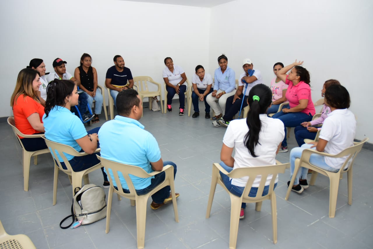 Talleres de acercamiento en lengua de señas colombiana para servidores públicos