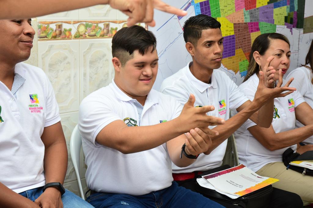 Talleres de acercamiento en lengua de señas colombiana