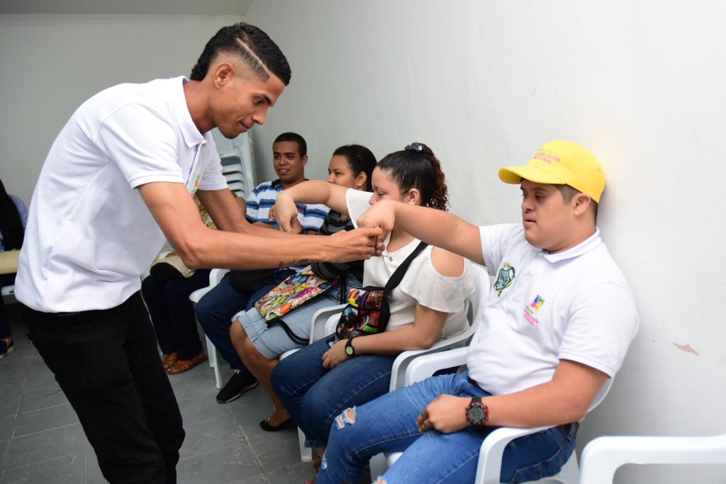 Taller de acercamiento a lengua de señas colombiana