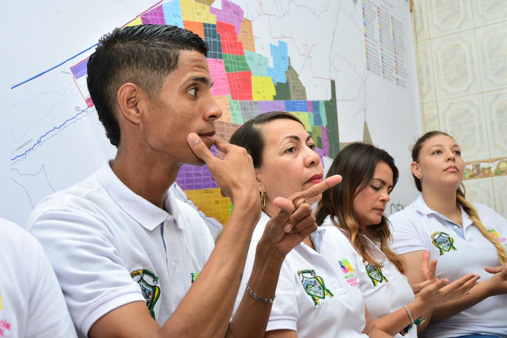 Talleres de acercamiento en lengua de señas colombiana