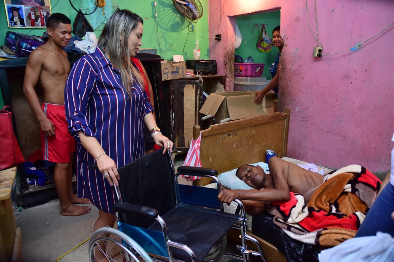 Entrega de sillas de ruedas estándar