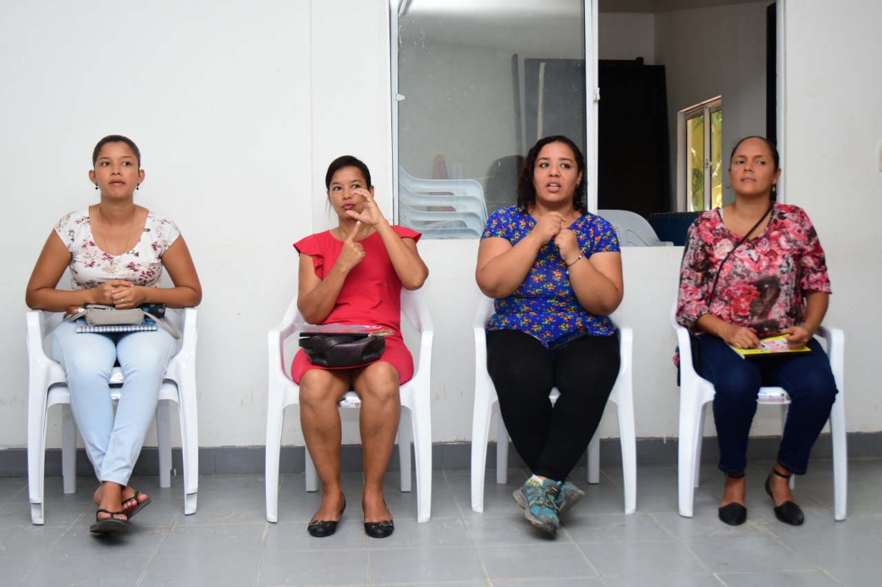 Talleres de acercamiento a lengua de señas colombiana