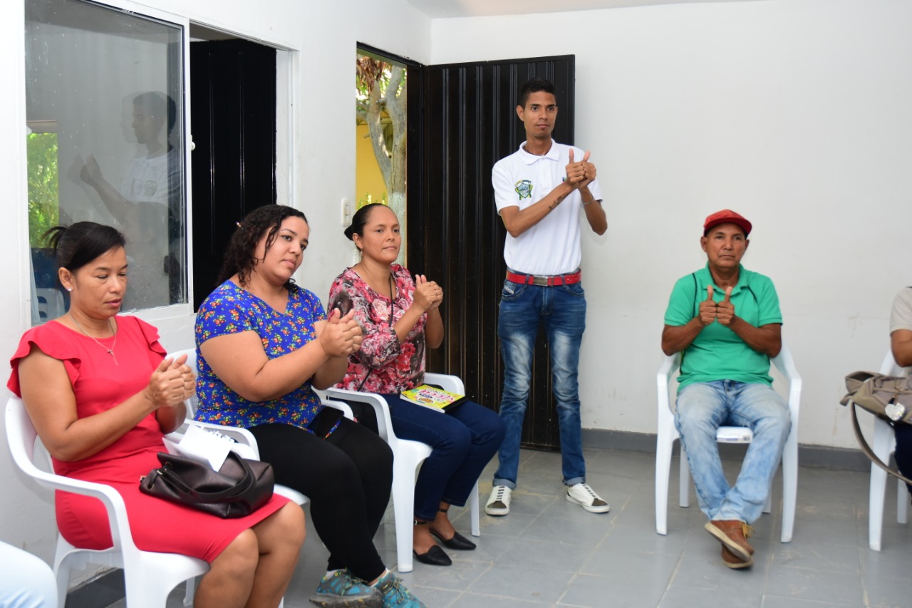 Talleres de acercamiento a lengua de señas colombiana