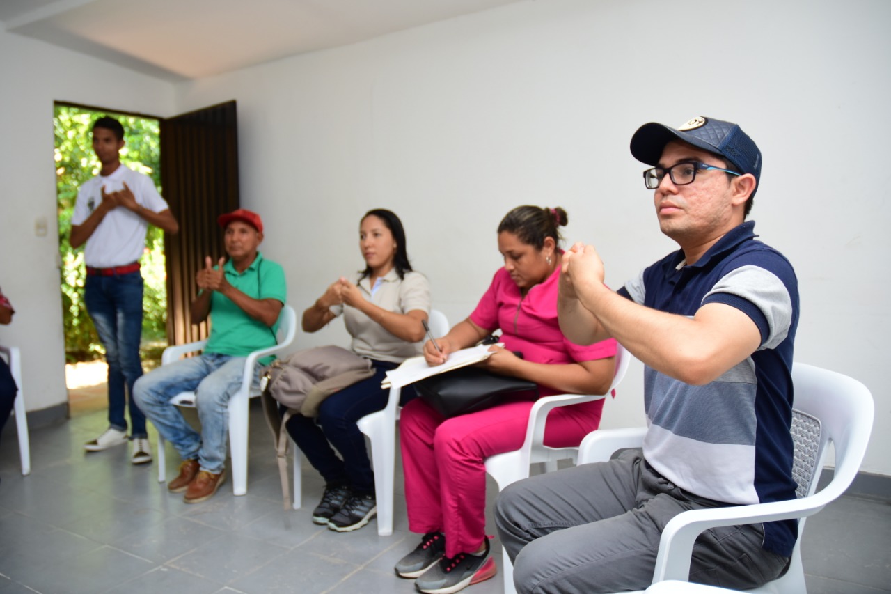 Talleres de acercamiento a lengua de señas colombiana