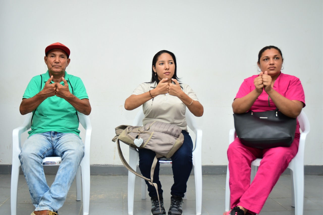 Talleres de acercamiento a lengua de señas colombiana
