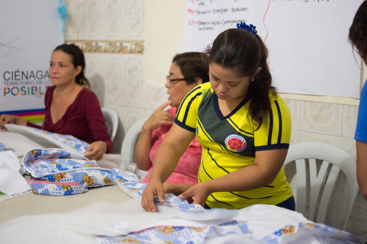 Talleres de formación en lencería y modistería