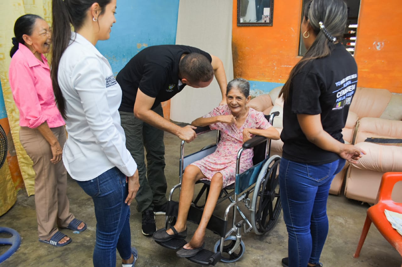 Entrega de ayudas técnicas