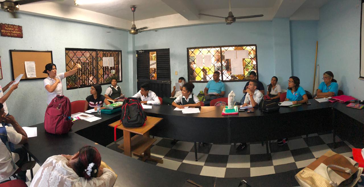 Talleres de alfabetización digital para estudiantes con discapacidad auditiva
