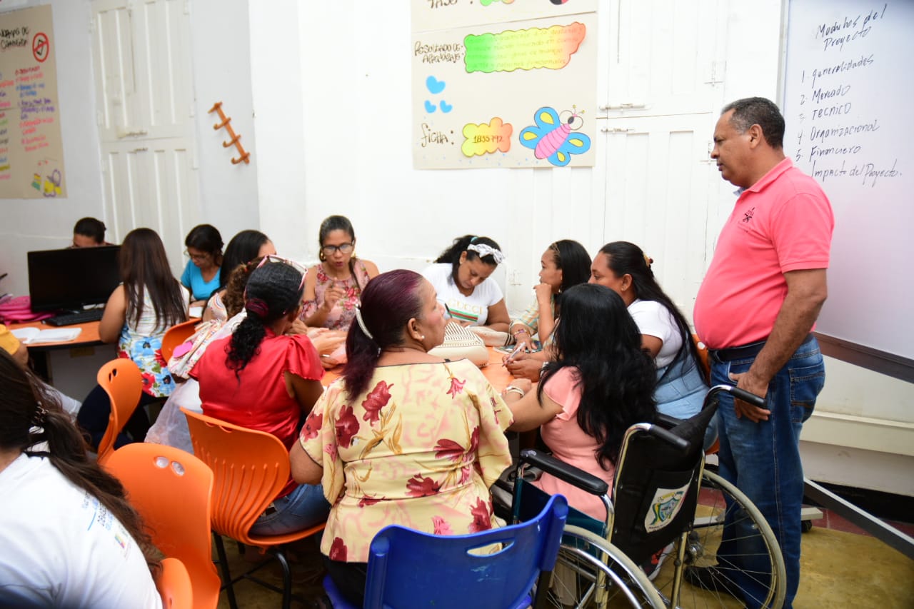 Capacitaciones de emprendimiento y generación de ingresos para población con discapacidad