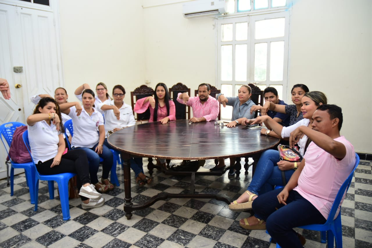 talleres de acercamiento en lengua de señas colombiana