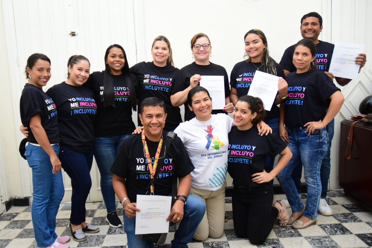 finalizamos los talleres de acercamiento en Lengua de Señas Colombiana
