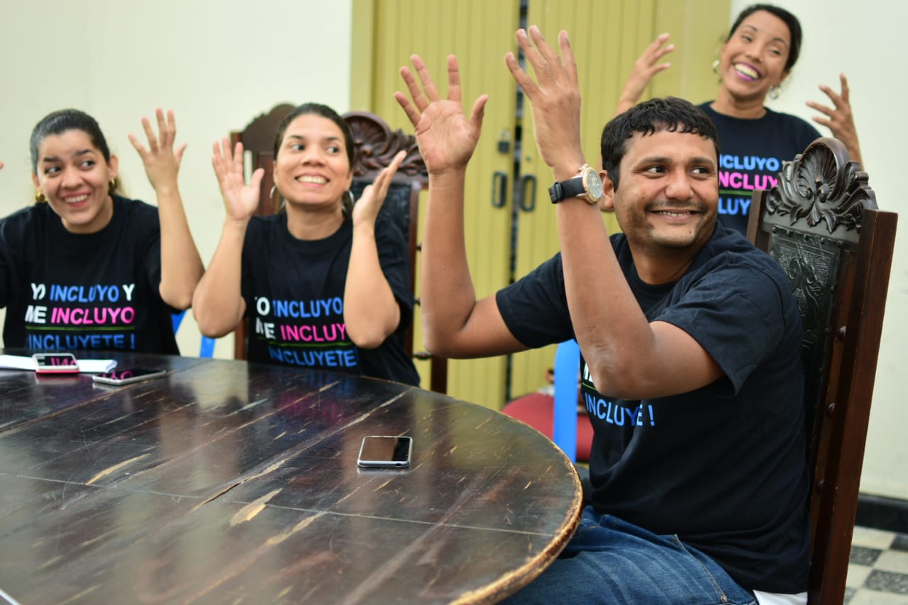 finalizamos los talleres de acercamiento en Lengua de Señas Colombiana