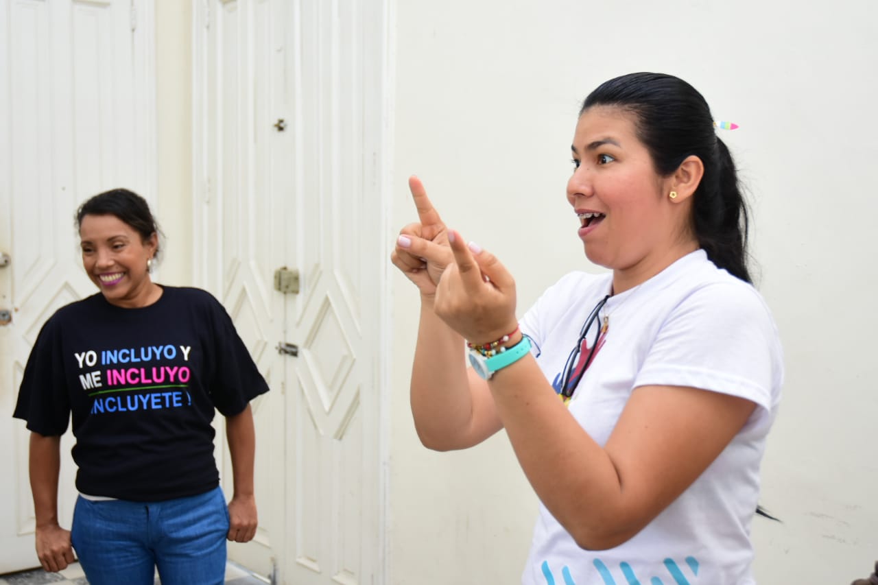 finalizamos los talleres de acercamiento en Lengua de Señas Colombiana