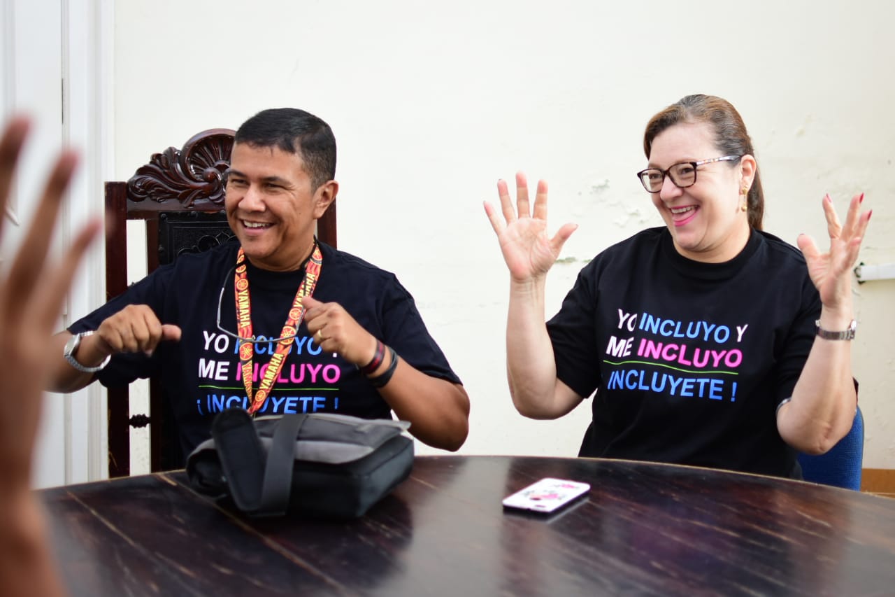 finalizamos los talleres de acercamiento en Lengua de Señas Colombiana