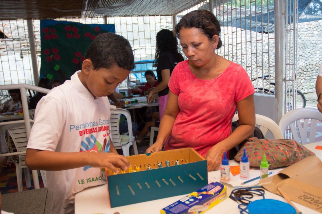 taller de formación de actividades para estimular las habilidades motoras y sensoriales