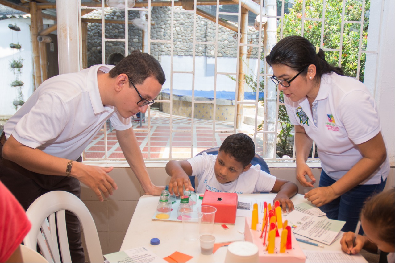 taller de formación de actividades para estimular las habilidades motoras y sensoriales