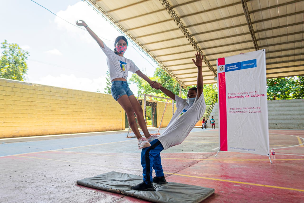Práctica de taller Circo teatro
